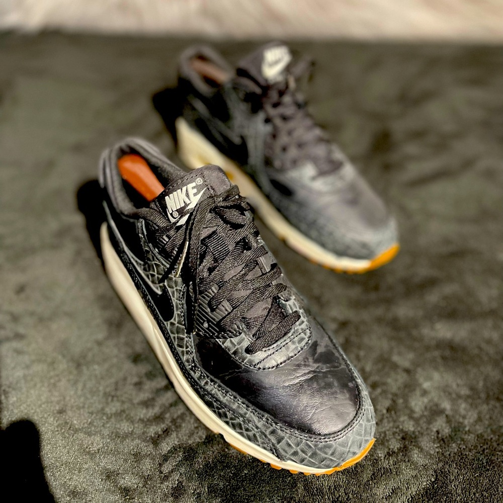 NIKE Air Max